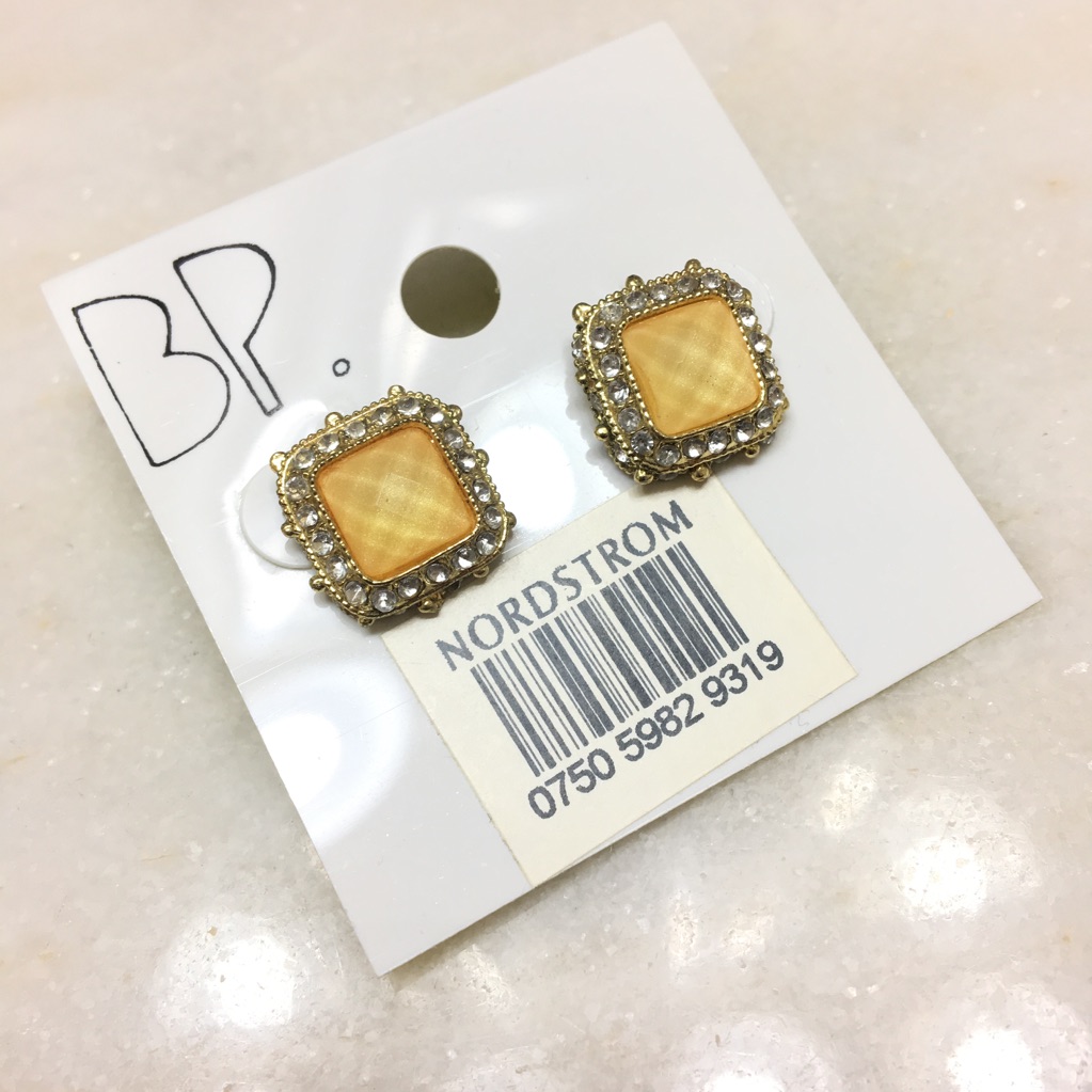 Nordstrom Light Peach Diamond Stud Gem Earring 8$